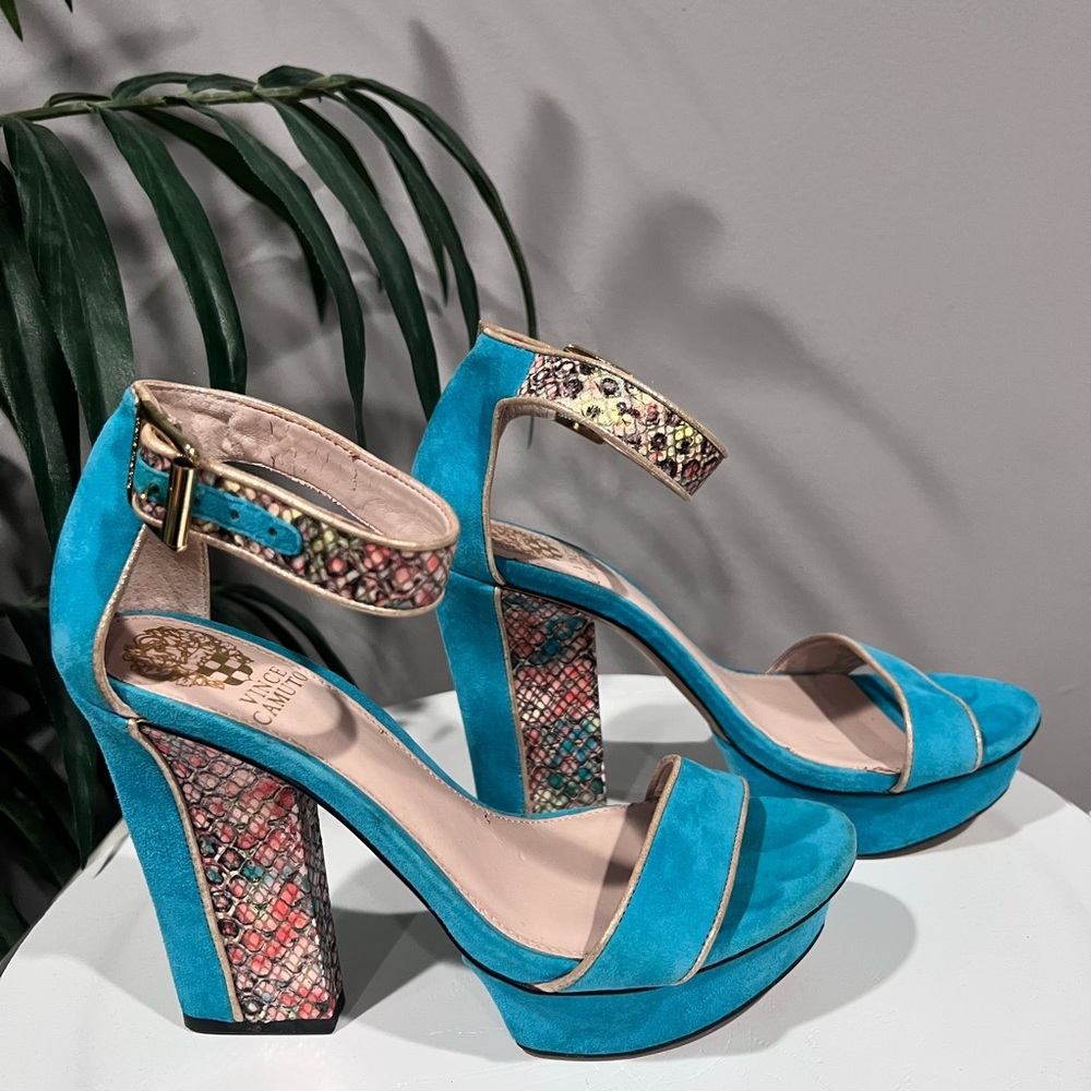 Vince Camuto Turquoise and Multicolor Heels 45$